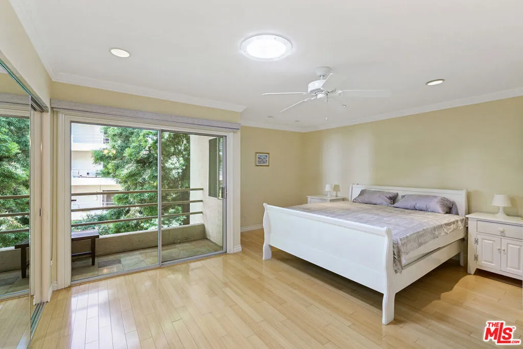 West Hollywood, California 90069, United States, 2 Bedrooms Bedrooms, ,3 BathroomsBathrooms,Residential,Active,88587