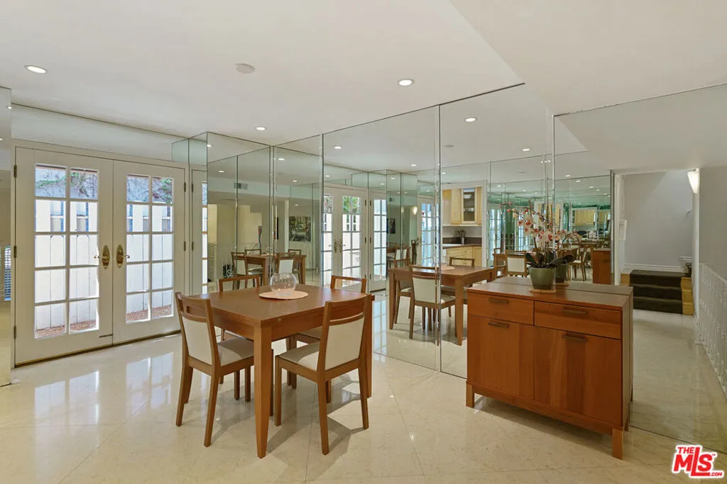 West Hollywood, California 90069, United States, 2 Bedrooms Bedrooms, ,3 BathroomsBathrooms,Residential,Active,88587