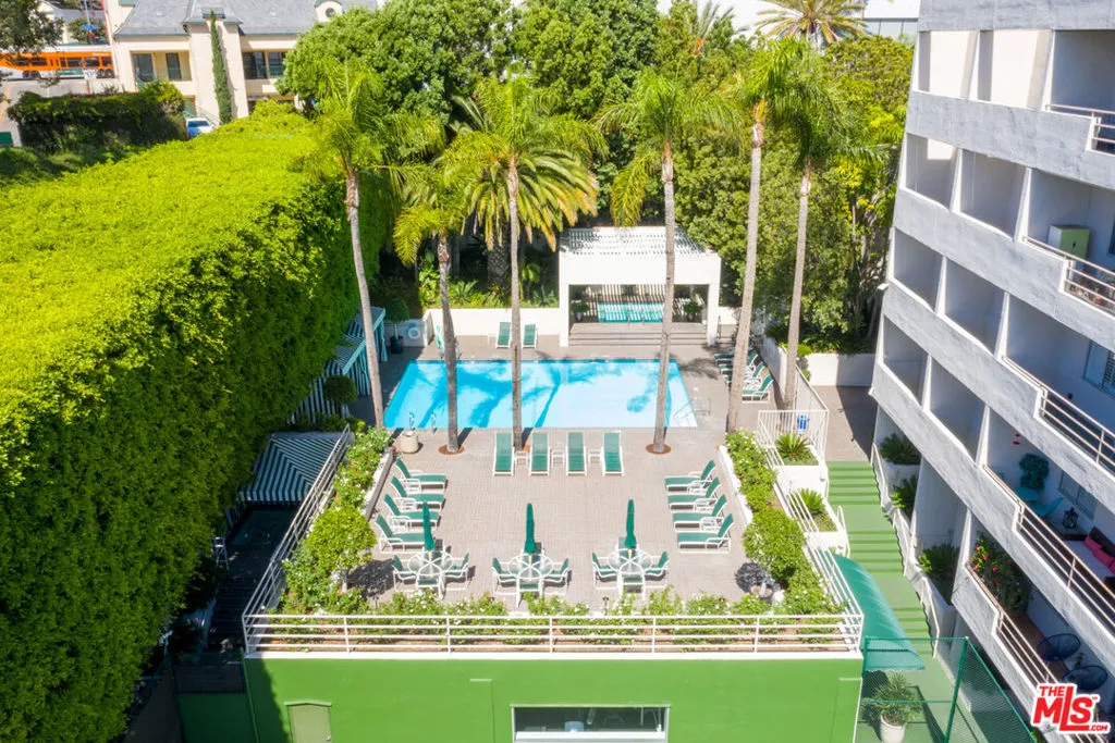 West Hollywood, California 90069, United States, 2 Bedrooms Bedrooms, ,3 BathroomsBathrooms,Residential,Active,88587