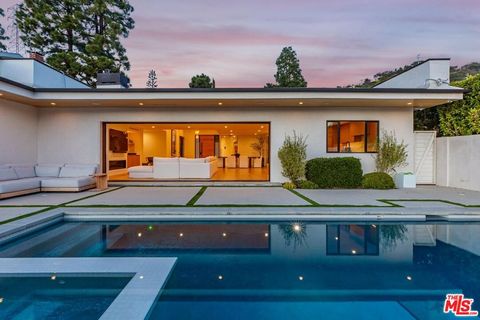 A home in Studio City