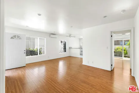 MLS: 25511971