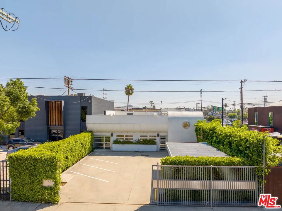 Properties 1 726 N Cahuenga Boulevard