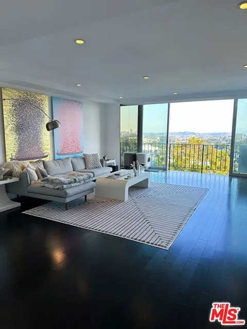 MLS: 25489439