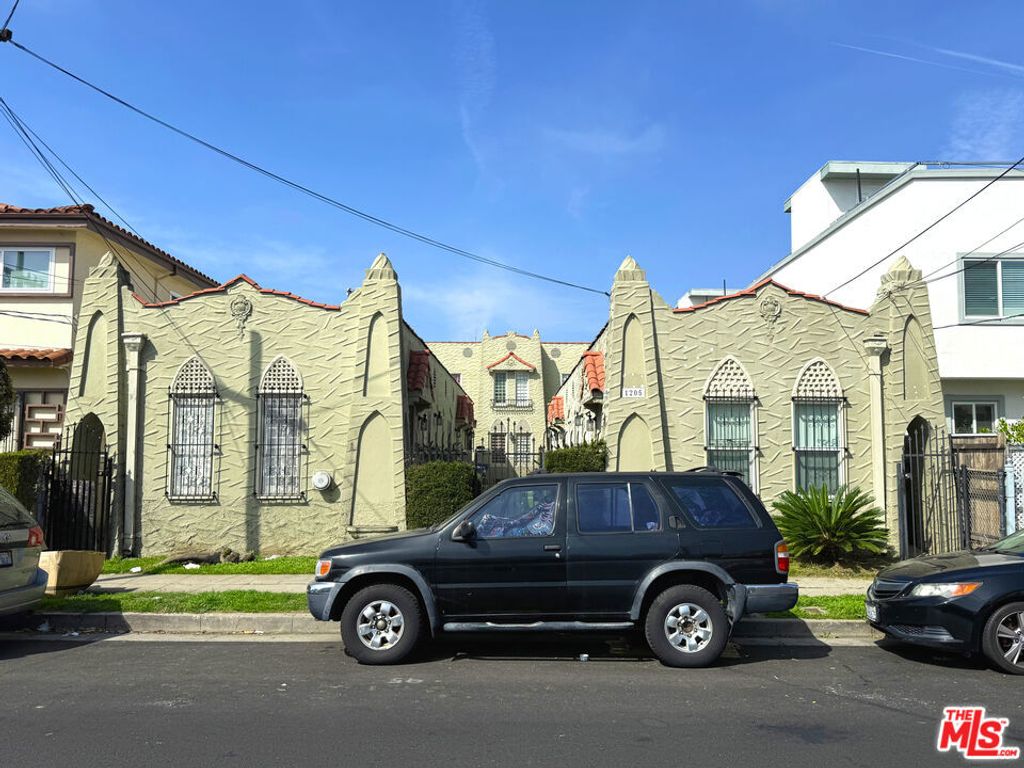 listing image 0