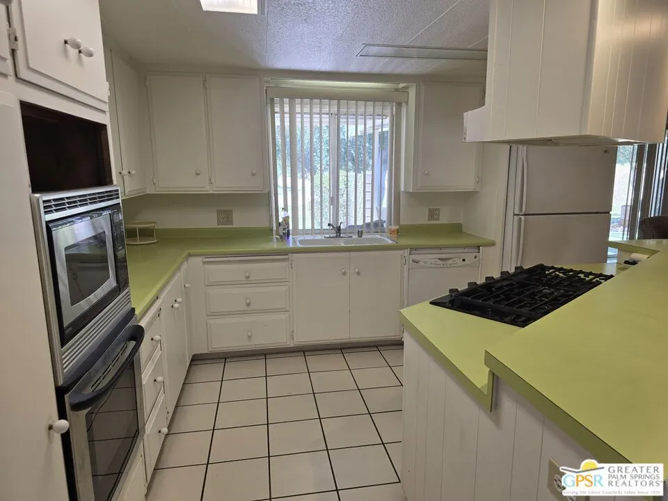 Cathedral City, California 92234, United States, 2 Bedrooms Bedrooms, ,2 BathroomsBathrooms,Residential,Pending,137784