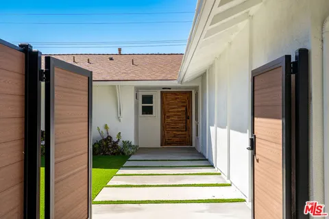 MLS: 25502447