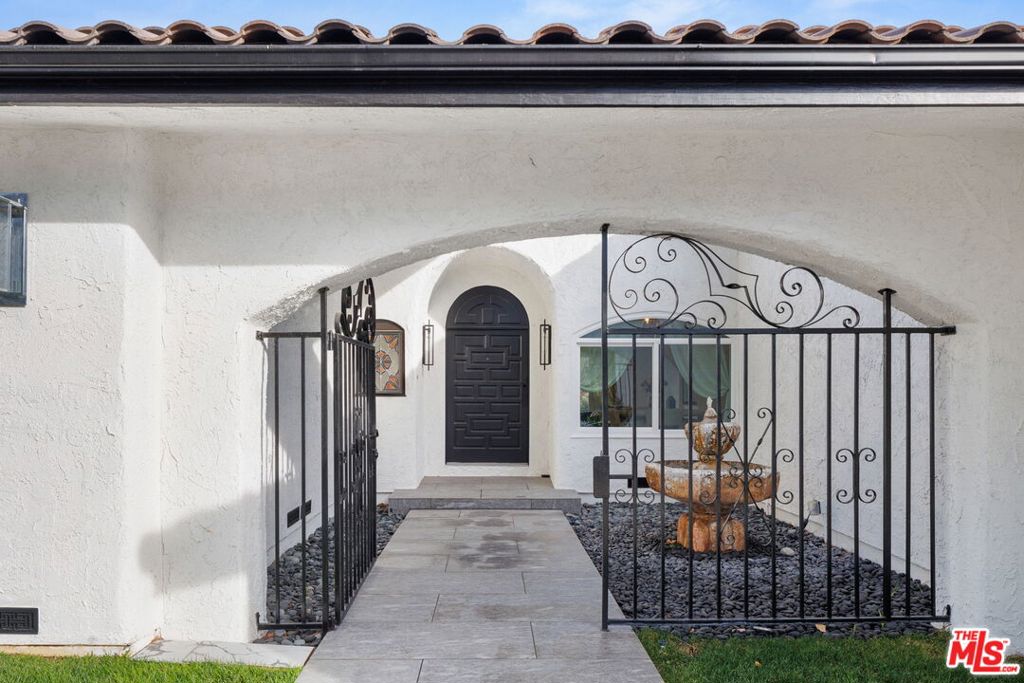 5934 Colodny Drive