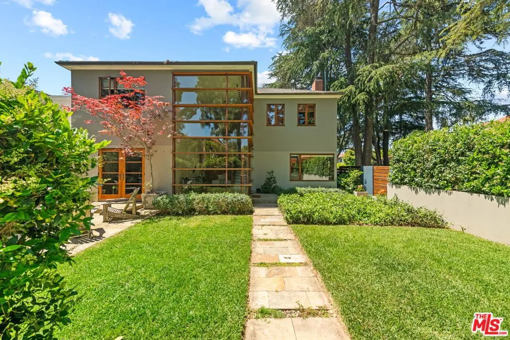 Santa Monica, California 90402, United States, 6 Bedrooms Bedrooms, ,4 BathroomsBathrooms,Residential,Active,127371