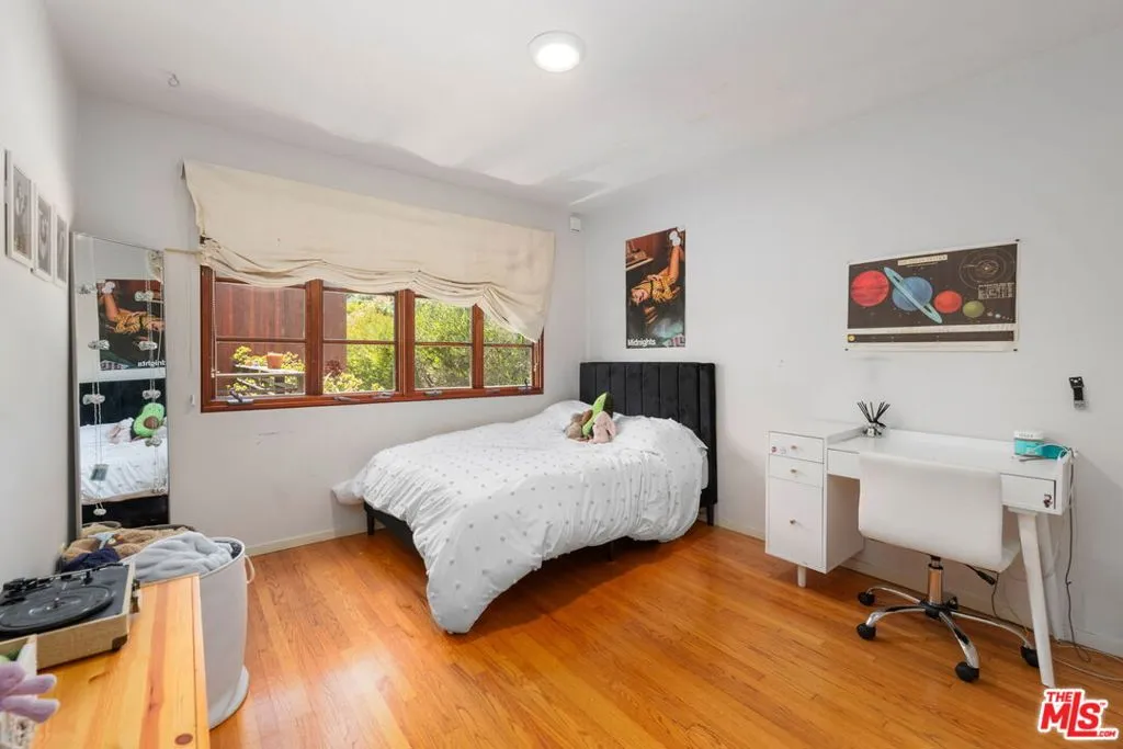 Santa Monica, California 90402, United States, 6 Bedrooms Bedrooms, ,4 BathroomsBathrooms,Residential,Active,127371