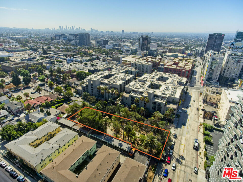 Properties 4 1750 Argyle Avenue