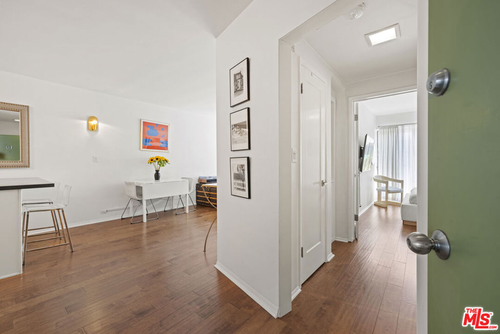 Properties 1 1400 N Hayworth Avenue 10