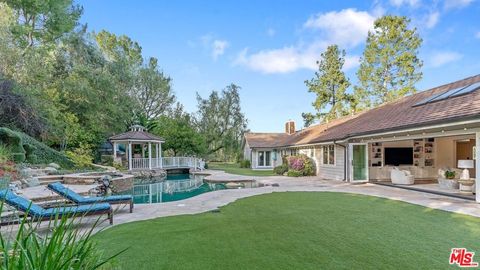 A home in Hidden Hills