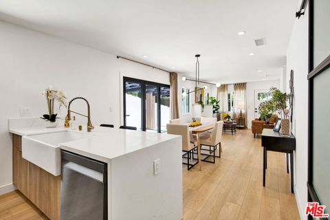 Single Family Residence in Los Angeles CA 2559 Glen Green Street 14.jpg