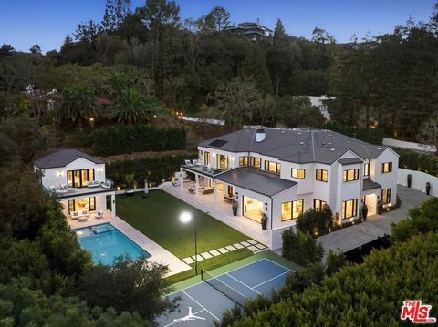 13164 Boca De Canon Lane Los Angeles CA 90049