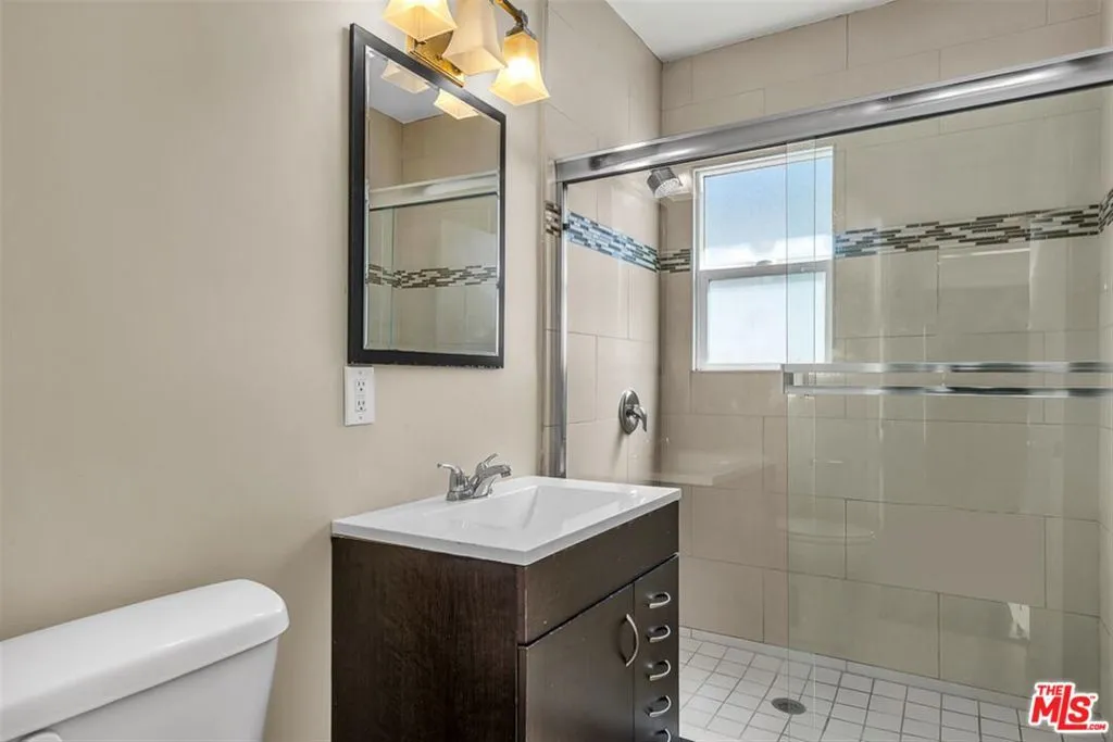 Los Angeles, California 90035, United States, 1 Bedroom Bedrooms, ,1 BathroomBathrooms,Residential,Active,85546