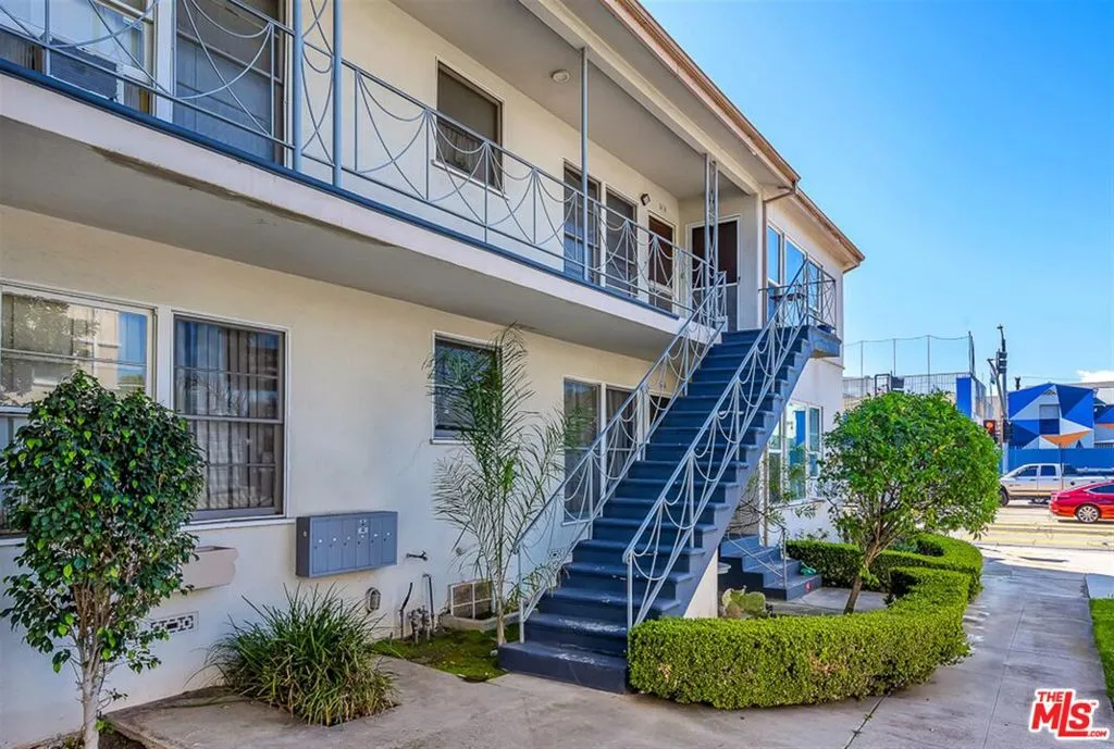 Los Angeles, California 90035, United States, 1 Bedroom Bedrooms, ,1 BathroomBathrooms,Residential,Active,85546