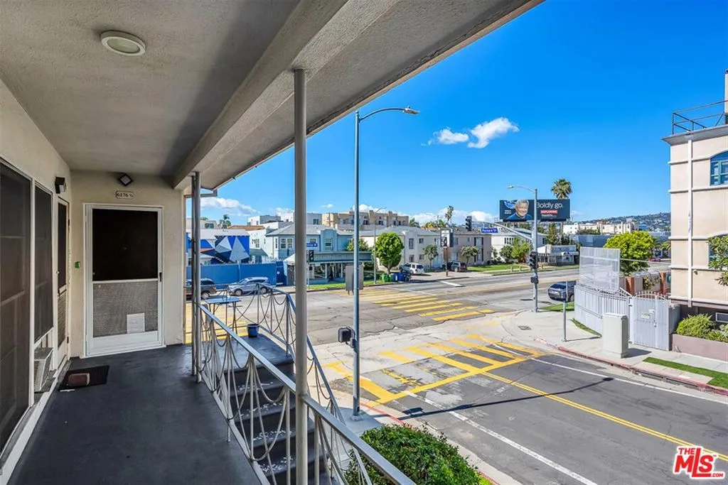 Los Angeles, California 90035, United States, 1 Bedroom Bedrooms, ,1 BathroomBathrooms,Residential,Active,85546