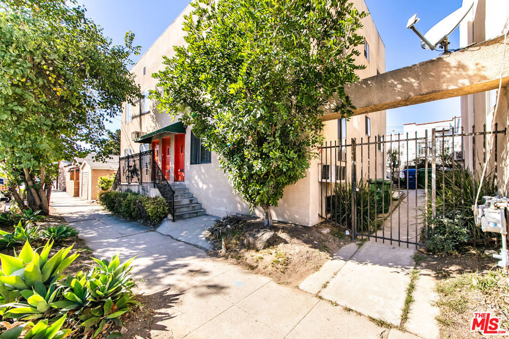 4202 Lexington Avenue