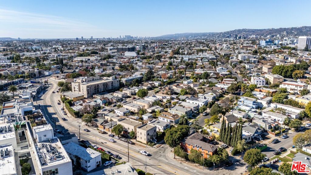 4202 Lexington Avenue