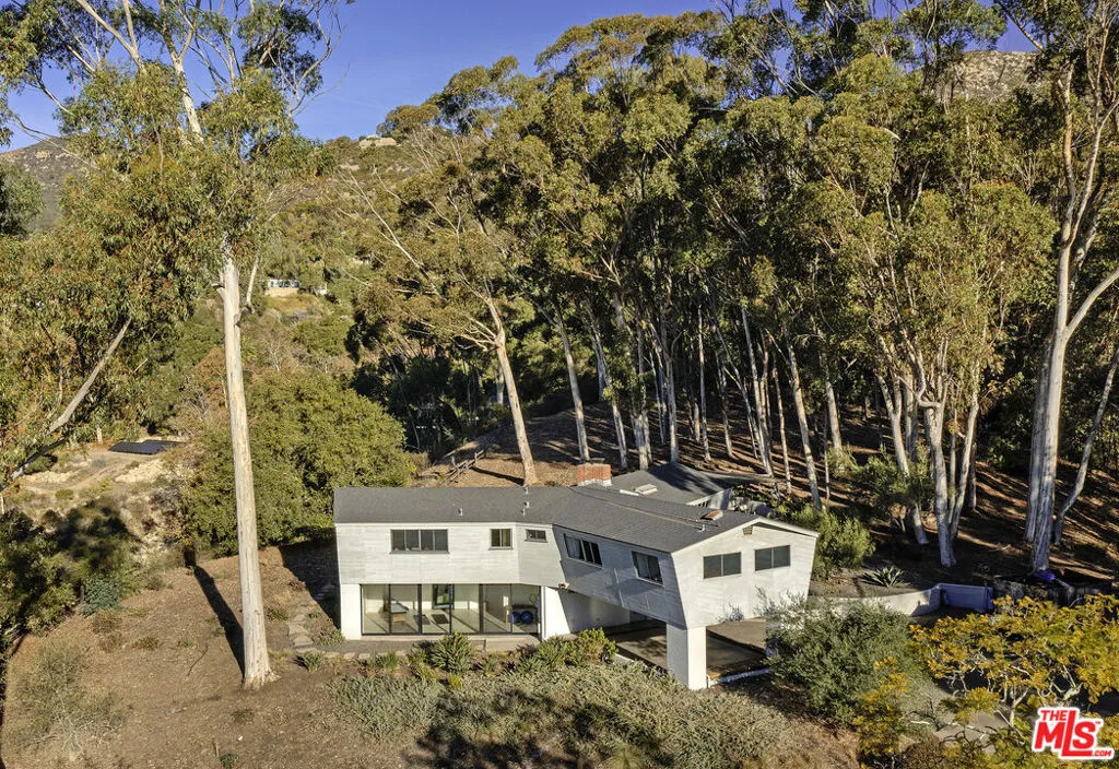 Santa Barbara, California 93108, United States, 2 Bedrooms Bedrooms, ,2 BathroomsBathrooms,Residential,Active,125461 Santa Barbara, California 93108, United States, 2 Bedrooms Bedrooms, ,2 BathroomsBathrooms,Residential,Active,125461