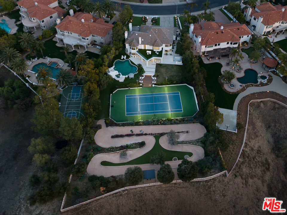 Properties 1 5541 Amber Circle