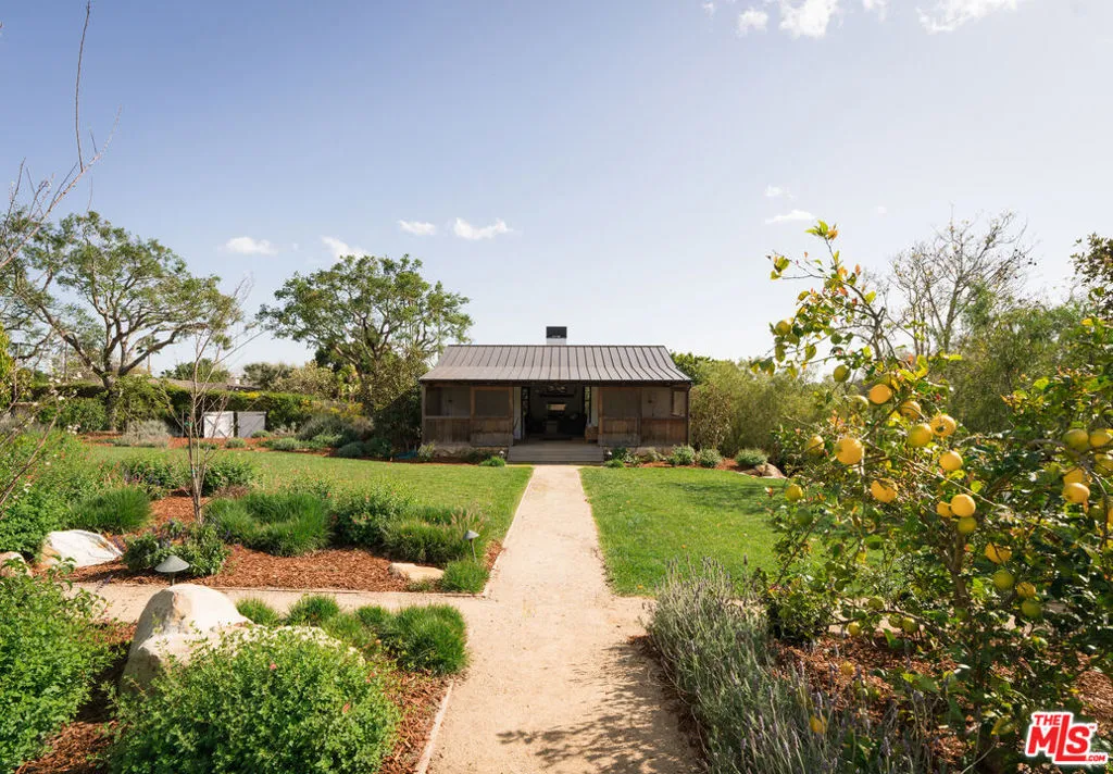 Santa Barbara, California 93108, United States, 4 Bedrooms Bedrooms, ,5 BathroomsBathrooms,Residential,Active,117929