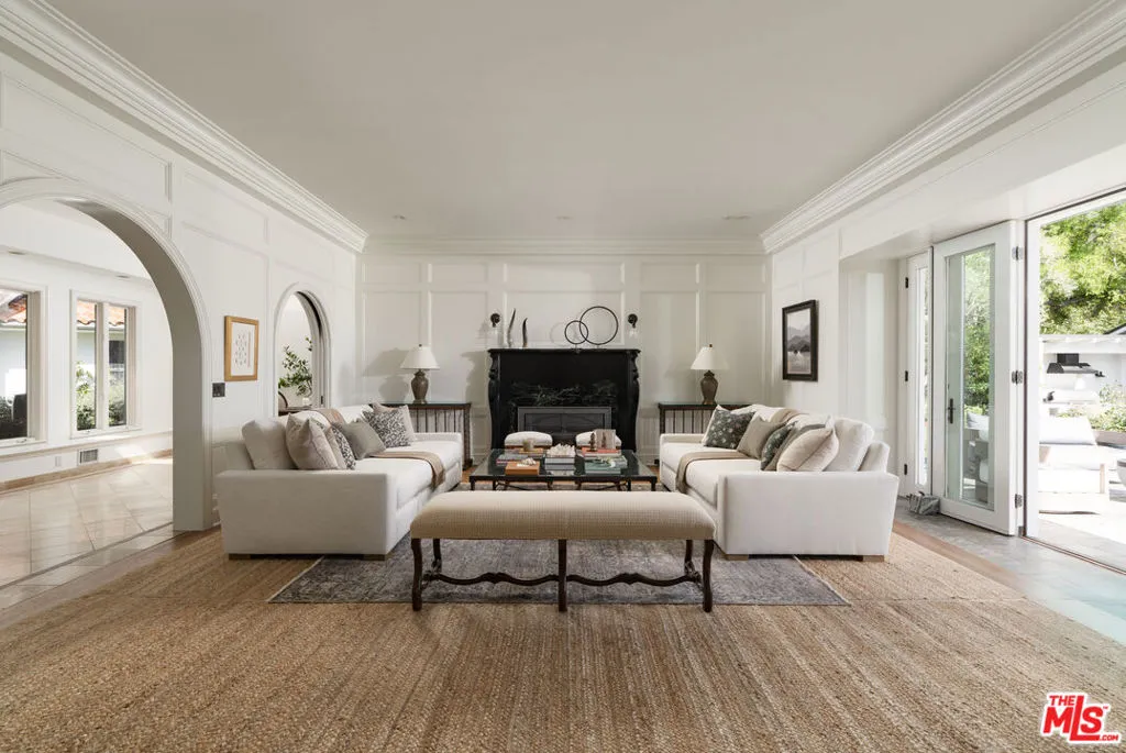 Santa Barbara, California 93108, United States, 4 Bedrooms Bedrooms, ,5 BathroomsBathrooms,Residential,Active,117929