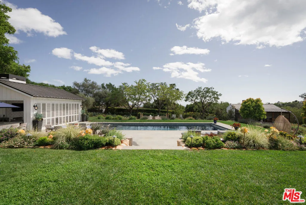 Santa Barbara, California 93108, United States, 4 Bedrooms Bedrooms, ,5 BathroomsBathrooms,Residential,Active,117929