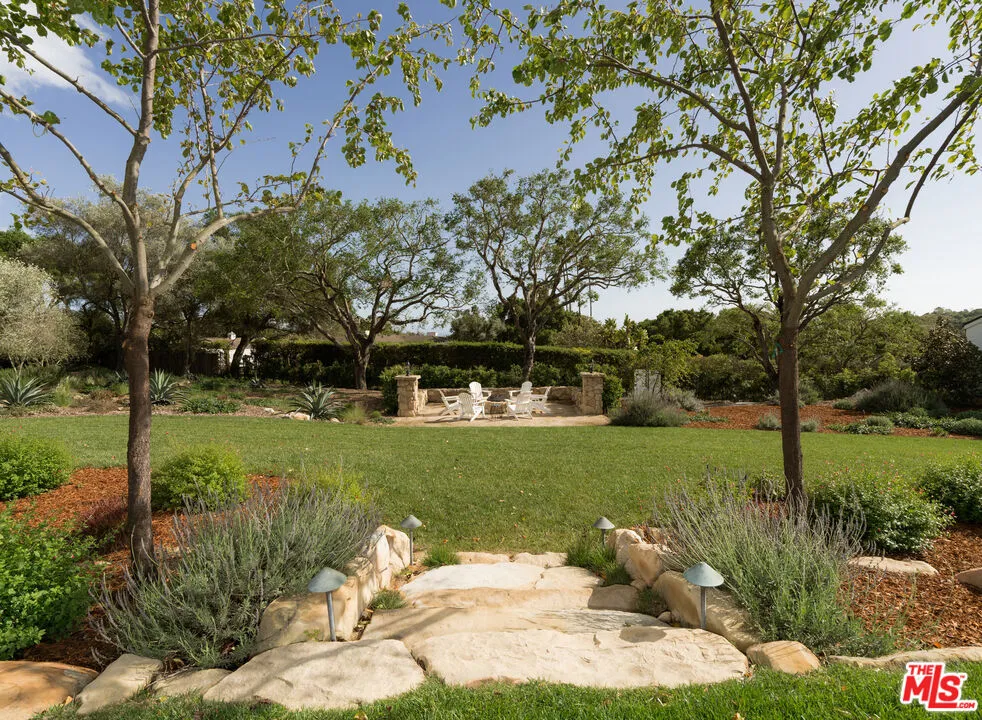 Santa Barbara, California 93108, United States, 4 Bedrooms Bedrooms, ,5 BathroomsBathrooms,Residential,Active,117929