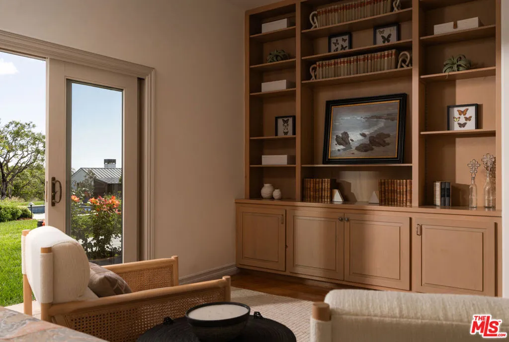 Santa Barbara, California 93108, United States, 4 Bedrooms Bedrooms, ,5 BathroomsBathrooms,Residential,Active,117929