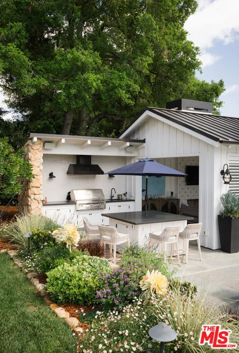 Santa Barbara, California 93108, United States, 4 Bedrooms Bedrooms, ,5 BathroomsBathrooms,Residential,Active,117929