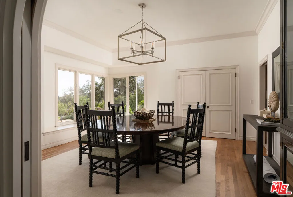 Santa Barbara, California 93108, United States, 4 Bedrooms Bedrooms, ,5 BathroomsBathrooms,Residential,Active,117929