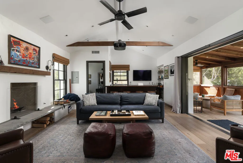 Santa Barbara, California 93108, United States, 4 Bedrooms Bedrooms, ,5 BathroomsBathrooms,Residential,Active,117929