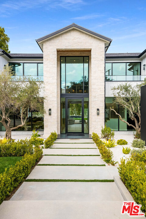 Properties 1 15907 Valley Vista Boulevard