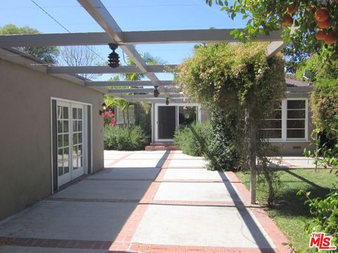 A home in Studio City