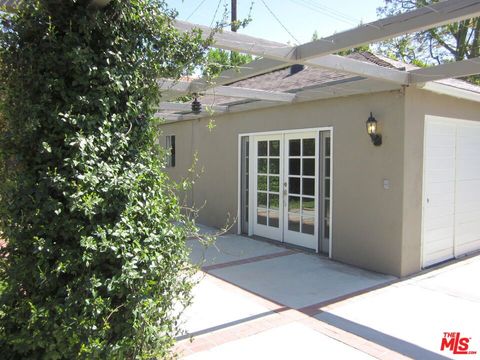 A home in Studio City