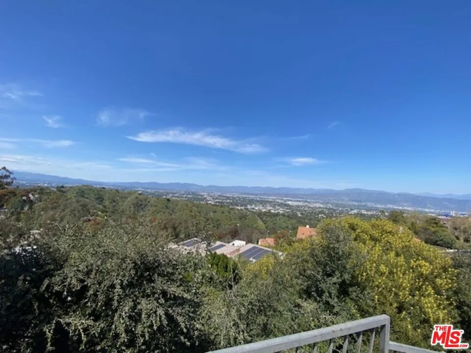 Beverly Hills, California 90210, United States, 4 Bedrooms Bedrooms, ,5 BathroomsBathrooms,Residential,Active,59819