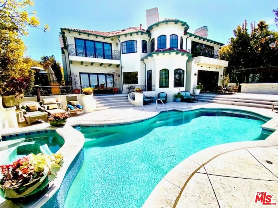 Beverly Hills, California 90210, United States, 4 Bedrooms Bedrooms, ,5 BathroomsBathrooms,Residential,Active,59819