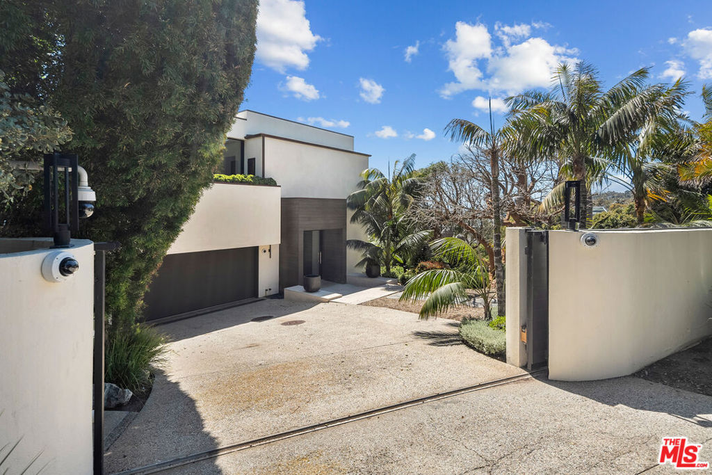 Properties 1 31824 Seafield Drive