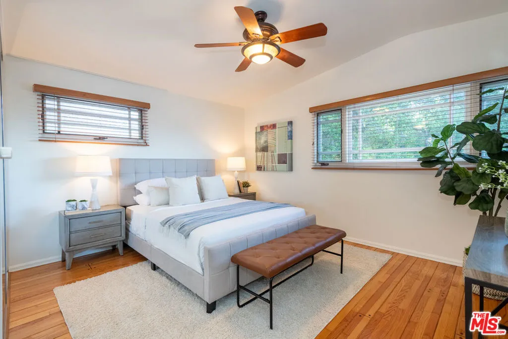 Studio City, California 91604, United States, 2 Bedrooms Bedrooms, ,1 BathroomBathrooms,Residential,Pending,105687