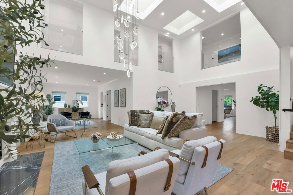 Properties 3 602 S Lucerne Boulevard