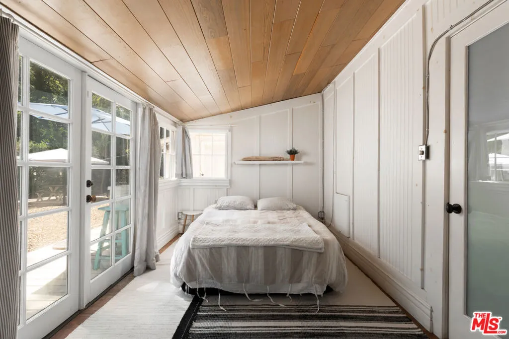 Solvang, California 93463, United States, 3 Bedrooms Bedrooms, ,2 BathroomsBathrooms,Residential,Pending,82173