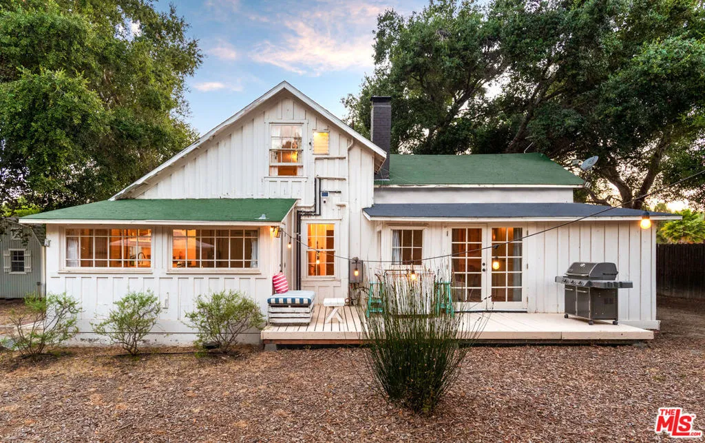 Solvang, California 93463, United States, 3 Bedrooms Bedrooms, ,2 BathroomsBathrooms,Residential,Pending,82173