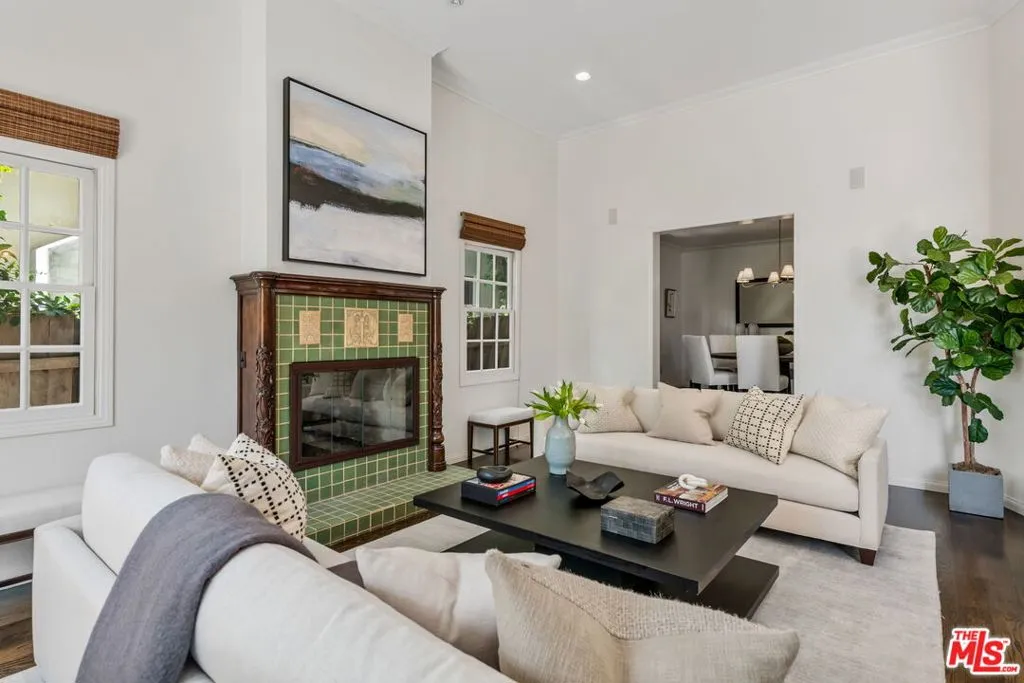 Santa Monica, California 90402, United States, 5 Bedrooms Bedrooms, ,6 BathroomsBathrooms,Residential,Pending,108706