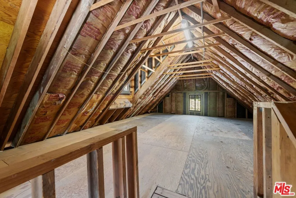 Santa Monica, California 90402, United States, 5 Bedrooms Bedrooms, ,6 BathroomsBathrooms,Residential,Pending,108706