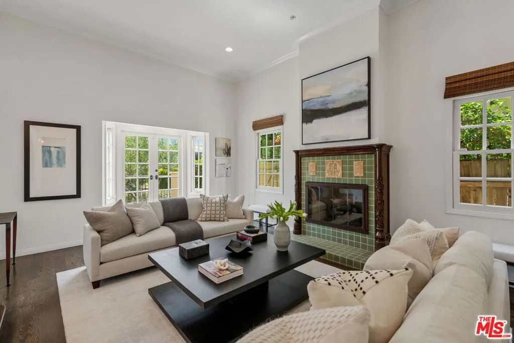 Santa Monica, California 90402, United States, 5 Bedrooms Bedrooms, ,6 BathroomsBathrooms,Residential,Pending,108706