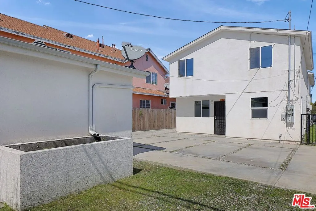 Los Angeles, California 90011, United States, 10 Bedrooms Bedrooms, ,6 BathroomsBathrooms,Residential,Active,101392