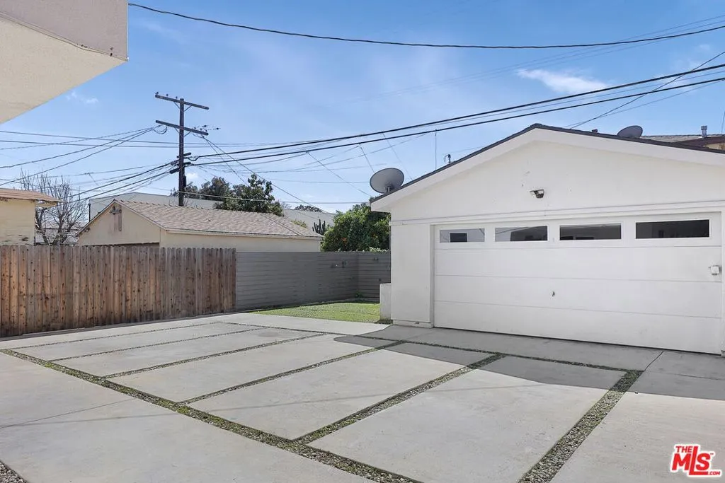 Los Angeles, California 90011, United States, 10 Bedrooms Bedrooms, ,6 BathroomsBathrooms,Residential,Active,101392