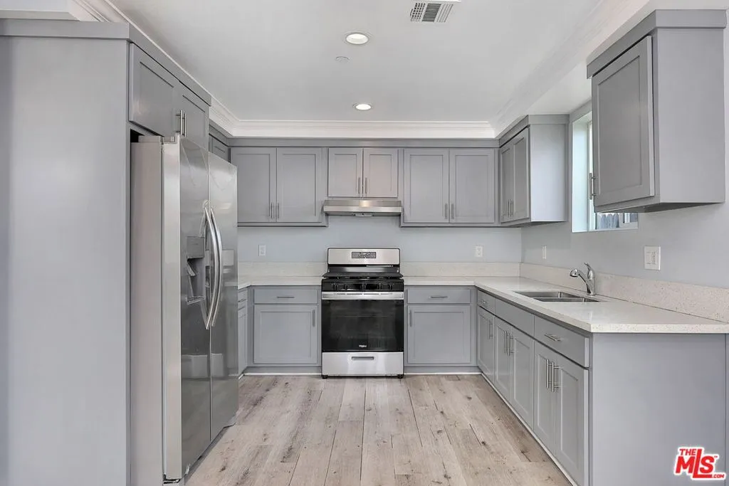 Los Angeles, California 90011, United States, 10 Bedrooms Bedrooms, ,6 BathroomsBathrooms,Residential,Active,101392