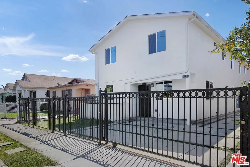 Los Angeles, California 90011, United States, 10 Bedrooms Bedrooms, ,6 BathroomsBathrooms,Residential,Active,101392